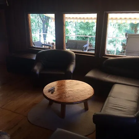 Dom Z Plaza Nad Jeziorem Dejnowa Pilec